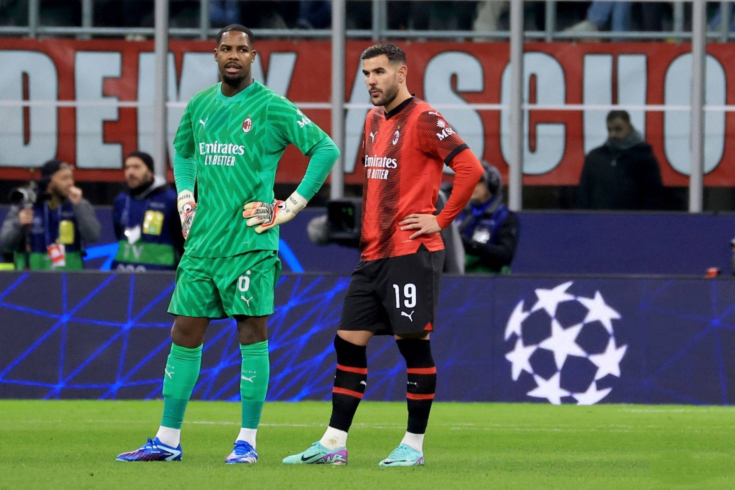 在球场上脱 在球场上脱